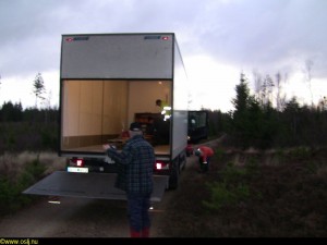 Lossning av delarna till den nya bron
