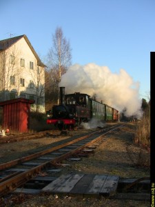 K M Nelsson ångar in på Läggesta nedre